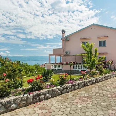 Brusic Apartment